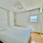 Torre Coblanca Seafront 아파트 *