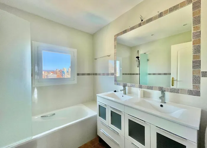 Torre Coblanca Seafront *