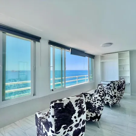 Torre Coblanca Seafront Апартаменты *