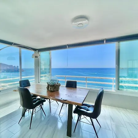 Torre Coblanca Seafront Апартаменты *